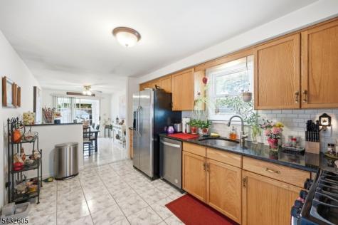 15 Orchard Street Bloomingdale NJ 07403