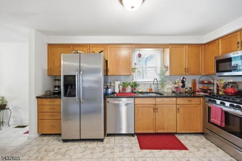 15 Orchard Street Bloomingdale NJ 07403