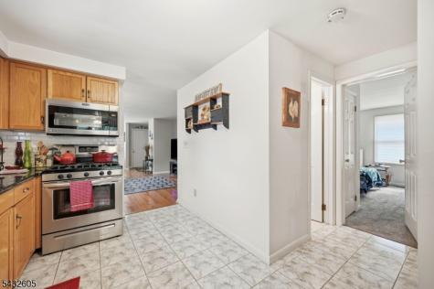 15 Orchard Street Bloomingdale NJ 07403