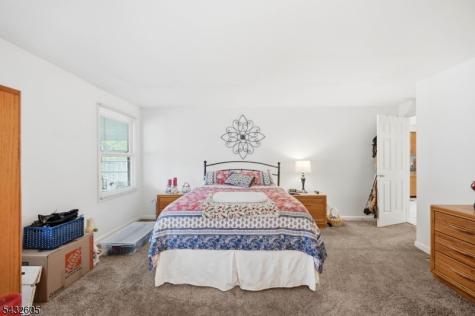 15 Orchard Street Bloomingdale NJ 07403