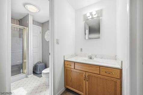 15 Orchard Street Bloomingdale NJ 07403