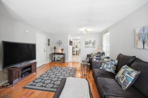 15 Orchard Street Bloomingdale NJ 07403
