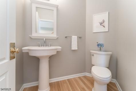 11 Messenger Lane Raritan NJ 08551