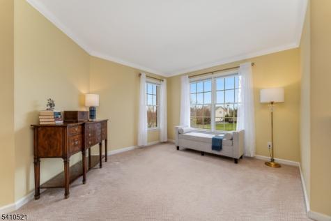 11 Messenger Lane Raritan NJ 08551
