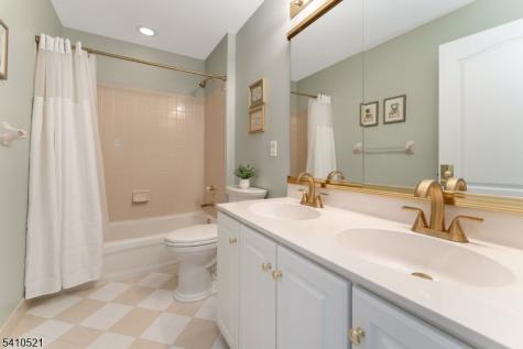 11 Messenger Lane Raritan NJ 08551