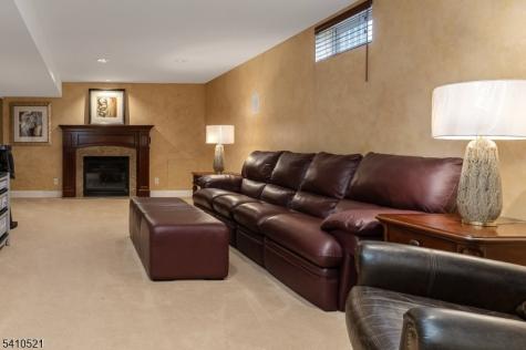 11 Messenger Lane Raritan NJ 08551
