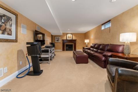 11 Messenger Lane Raritan NJ 08551