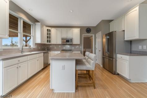11 Messenger Lane Raritan NJ 08551
