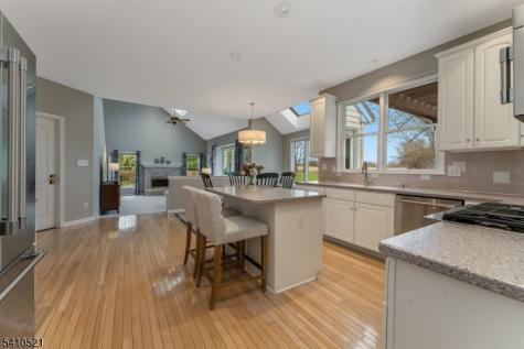 11 Messenger Lane Raritan NJ 08551