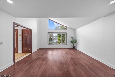 26 Benjamin Drive Springfield NJ 07081