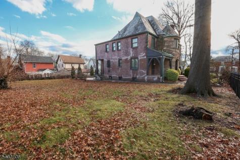 75 Chancellor Avenue Newark NJ 07112