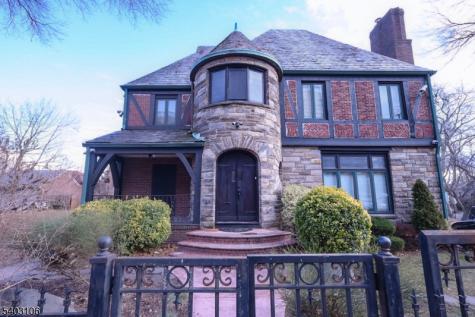 75 Chancellor Avenue Newark NJ 07112