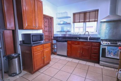 75 Chancellor Avenue Newark NJ 07112