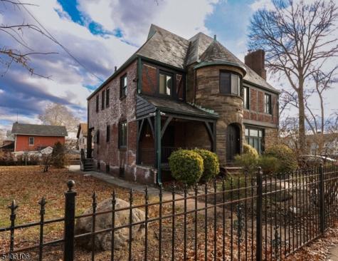 75 Chancellor Avenue Newark NJ 07112
