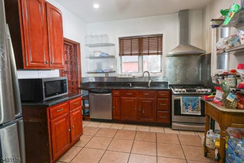 75 Chancellor Avenue Newark NJ 07112