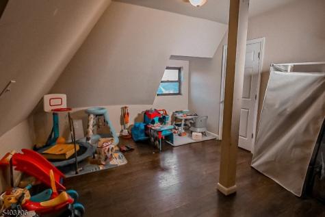 75 Chancellor Avenue Newark NJ 07112
