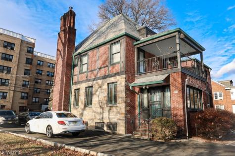 75 Chancellor Avenue Newark NJ 07112