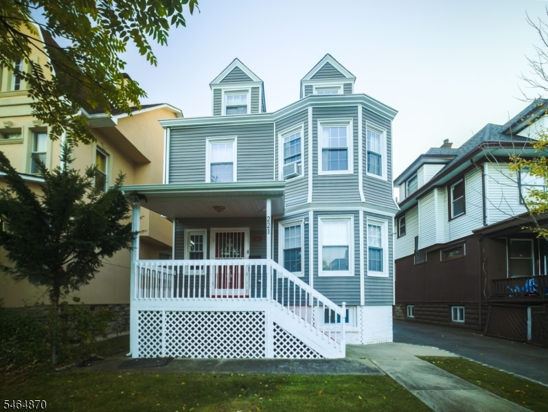 221 Rutledge Avenue East Orange NJ 07017