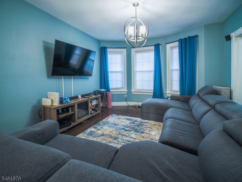 221 Rutledge Avenue East Orange NJ 07017