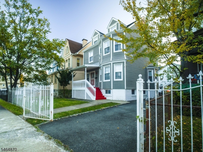 221 Rutledge Avenue East Orange NJ 07017