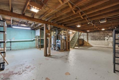 9 Winding Way Pequannock NJ 07444