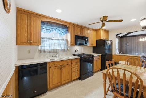 9 Winding Way Pequannock NJ 07444