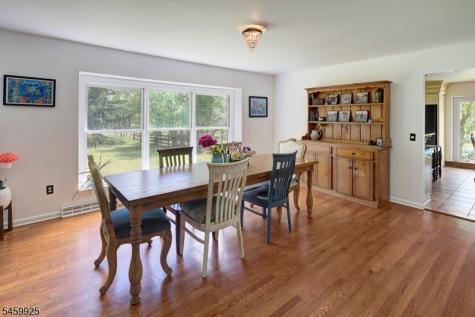 13 Farmersville Road Tewksbury NJ 07830