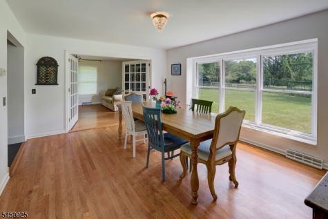 13 Farmersville Road Tewksbury NJ 07830
