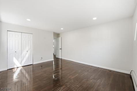 325 Schley Street Newark NJ 07112