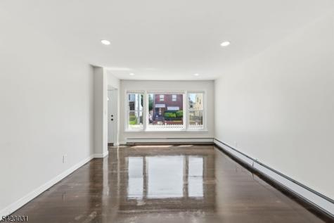 325 Schley Street Newark NJ 07112