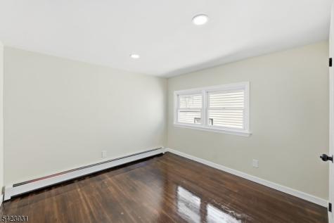 325 Schley Street Newark NJ 07112