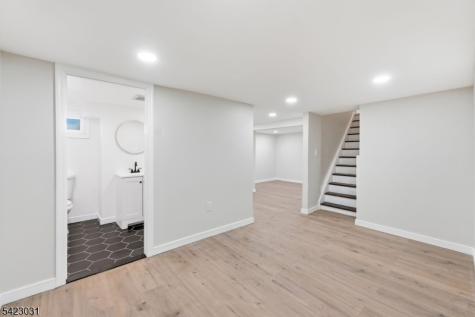 325 Schley Street Newark NJ 07112