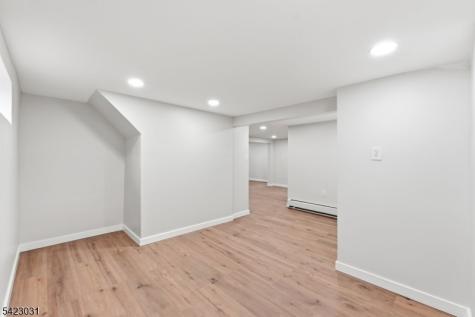 325 Schley Street Newark NJ 07112