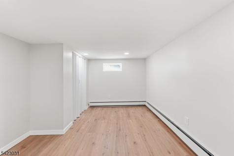 325 Schley Street Newark NJ 07112