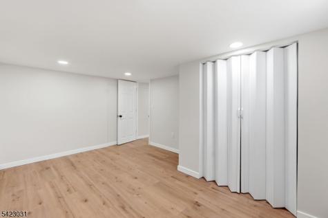 325 Schley Street Newark NJ 07112