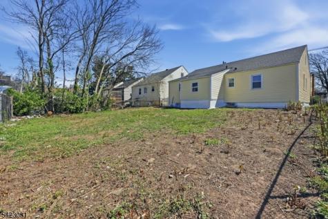 325 Schley Street Newark NJ 07112