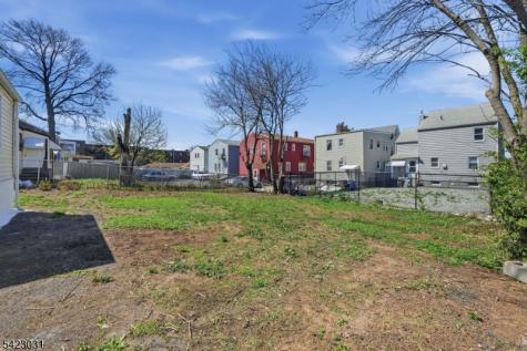 325 Schley Street Newark NJ 07112
