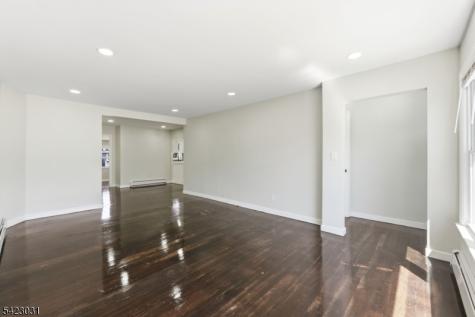 325 Schley Street Newark NJ 07112