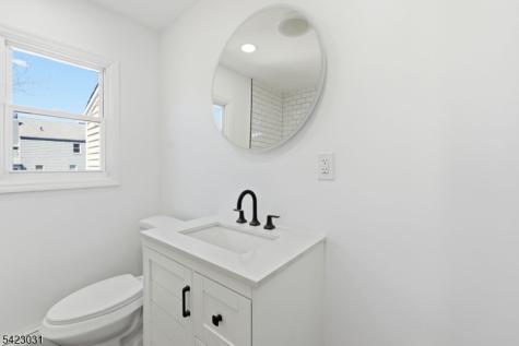 325 Schley Street Newark NJ 07112