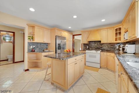 184 Stonehenge Terrace Clark NJ 07066