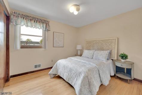 184 Stonehenge Terrace Clark NJ 07066