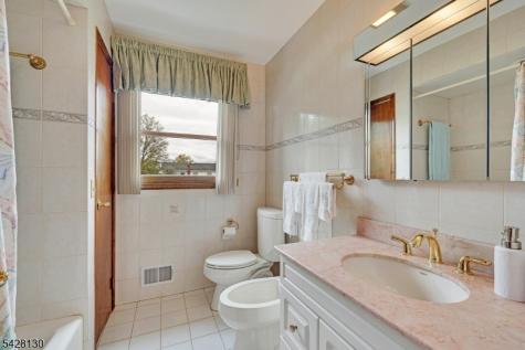 184 Stonehenge Terrace Clark NJ 07066