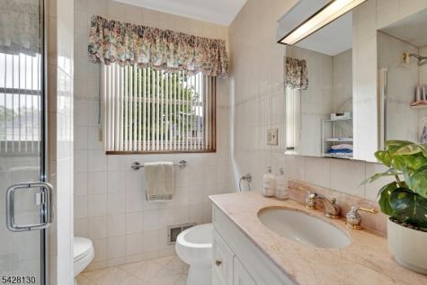 184 Stonehenge Terrace Clark NJ 07066