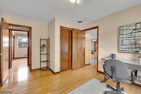 184 Stonehenge Terrace Clark NJ 07066