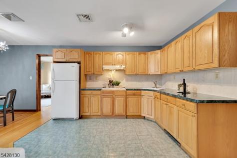 184 Stonehenge Terrace Clark NJ 07066