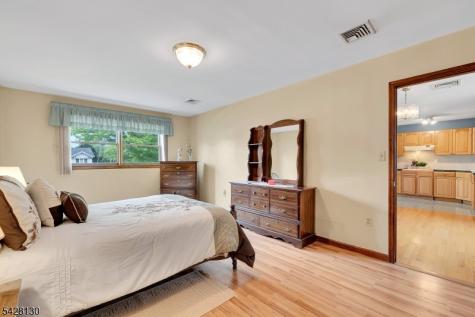 184 Stonehenge Terrace Clark NJ 07066