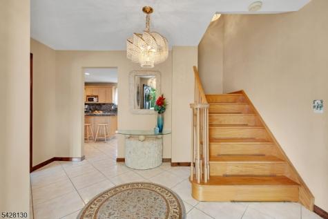184 Stonehenge Terrace Clark NJ 07066