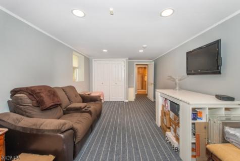 85 Athens Road Millburn NJ 07078