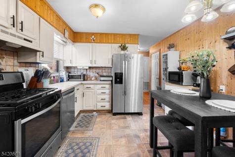 556 Valley Road Clark NJ 07066