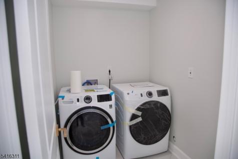 3 Cambridge Road East Hanover NJ 07936